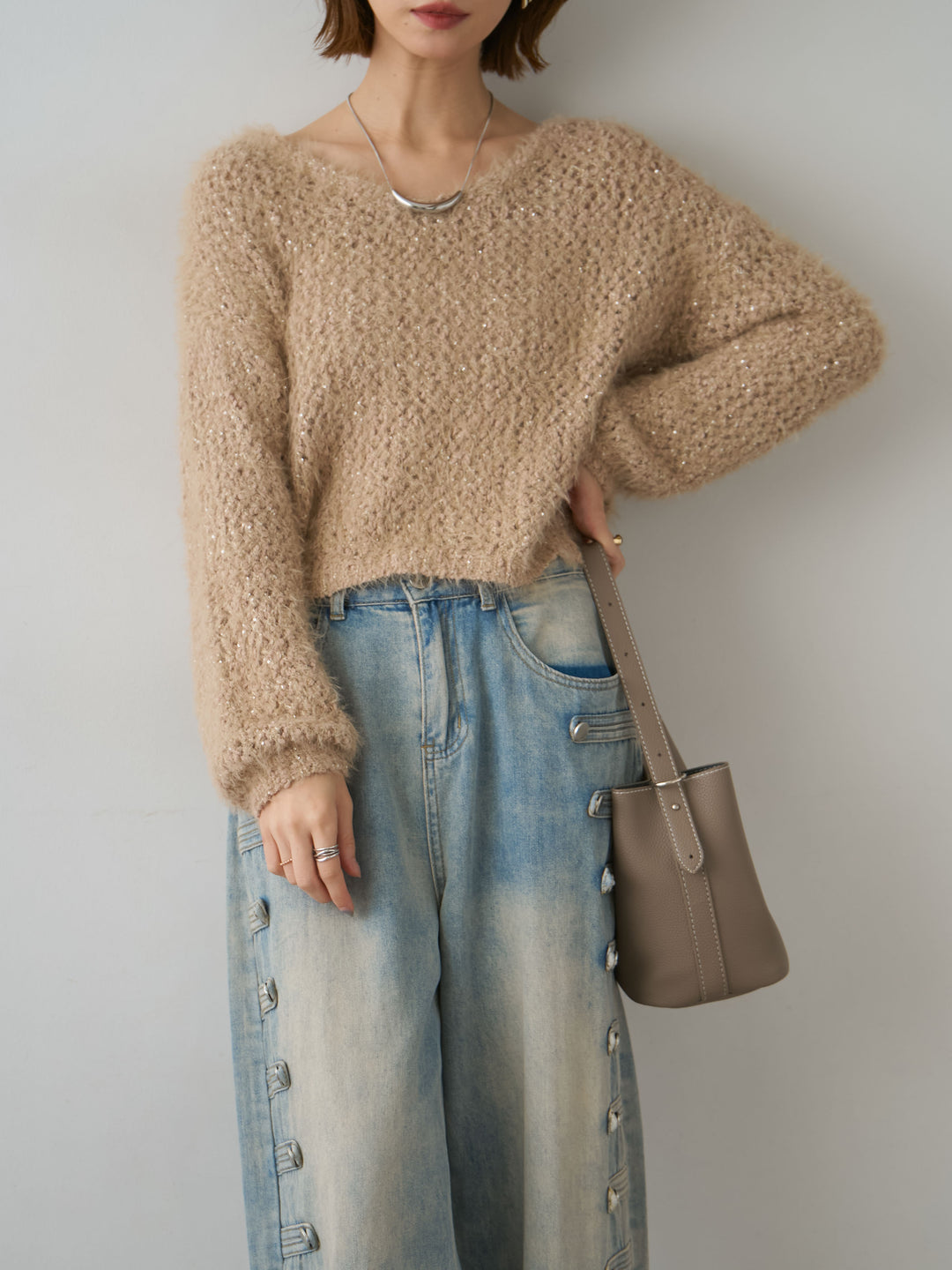 [予約]スパンラメシャギーVネックニットトップス/beige