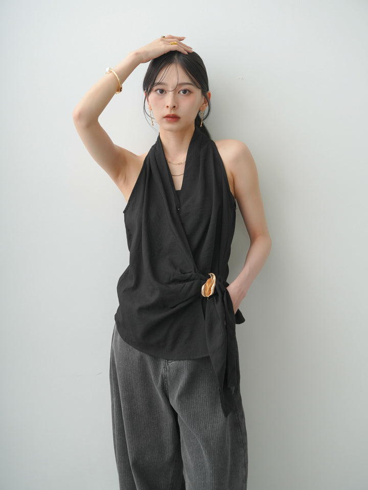 [予約]ゴールドモチーフカシュクールノースリトップス/black