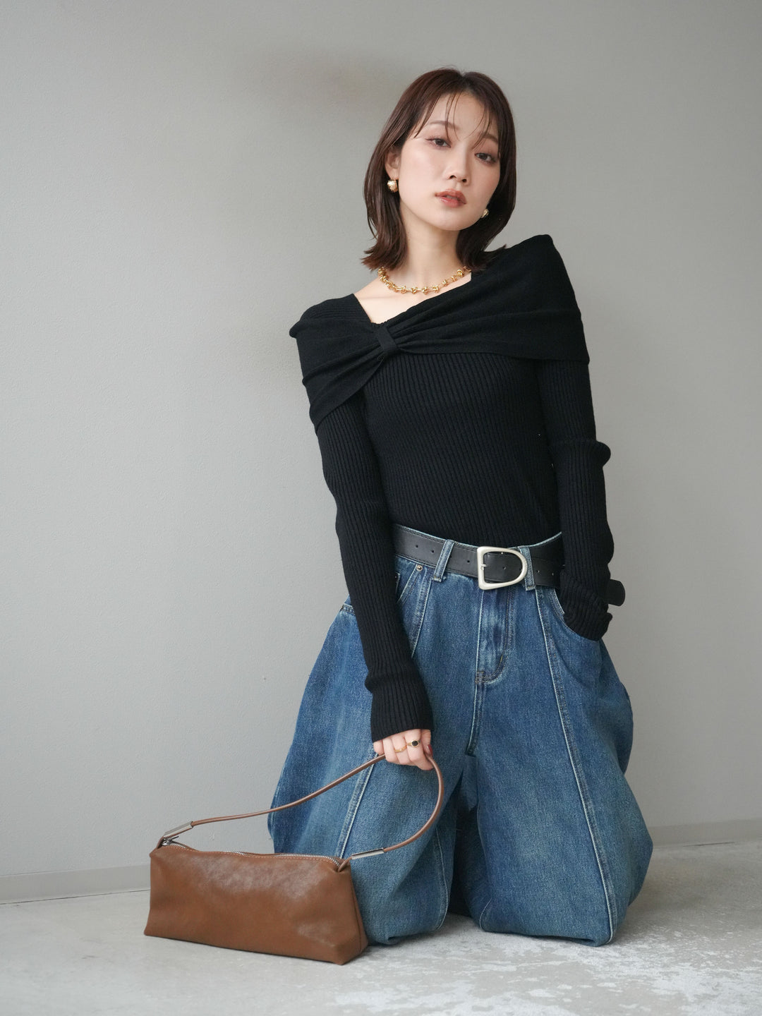 [予約]リボンモチーフオフショルリブニットトップス/black