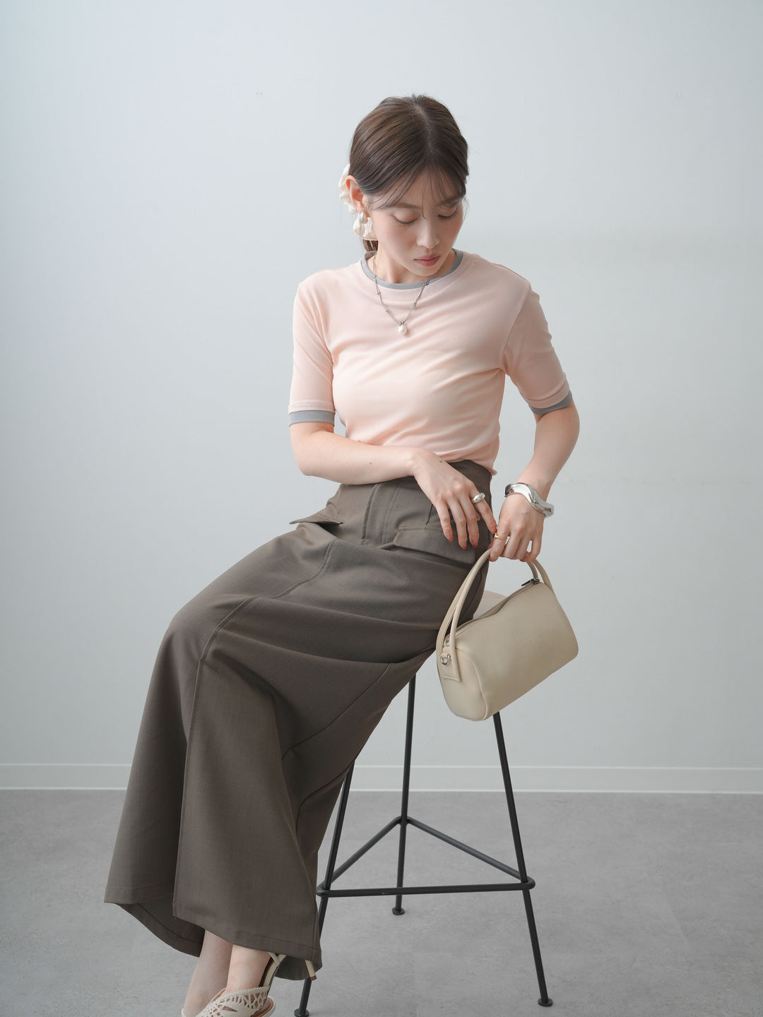 [SET]トリムレイヤードシアー半袖トップス+クレープデシンフラップ付きストレートスカート(2set)