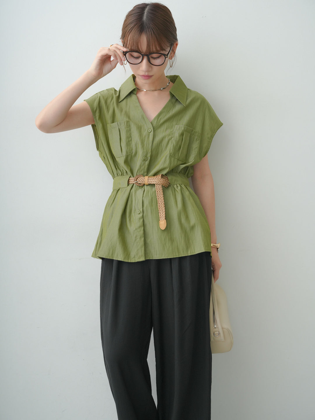 [予約]メッシュベルト付ウエストギャザーノースリーブシャツ/green