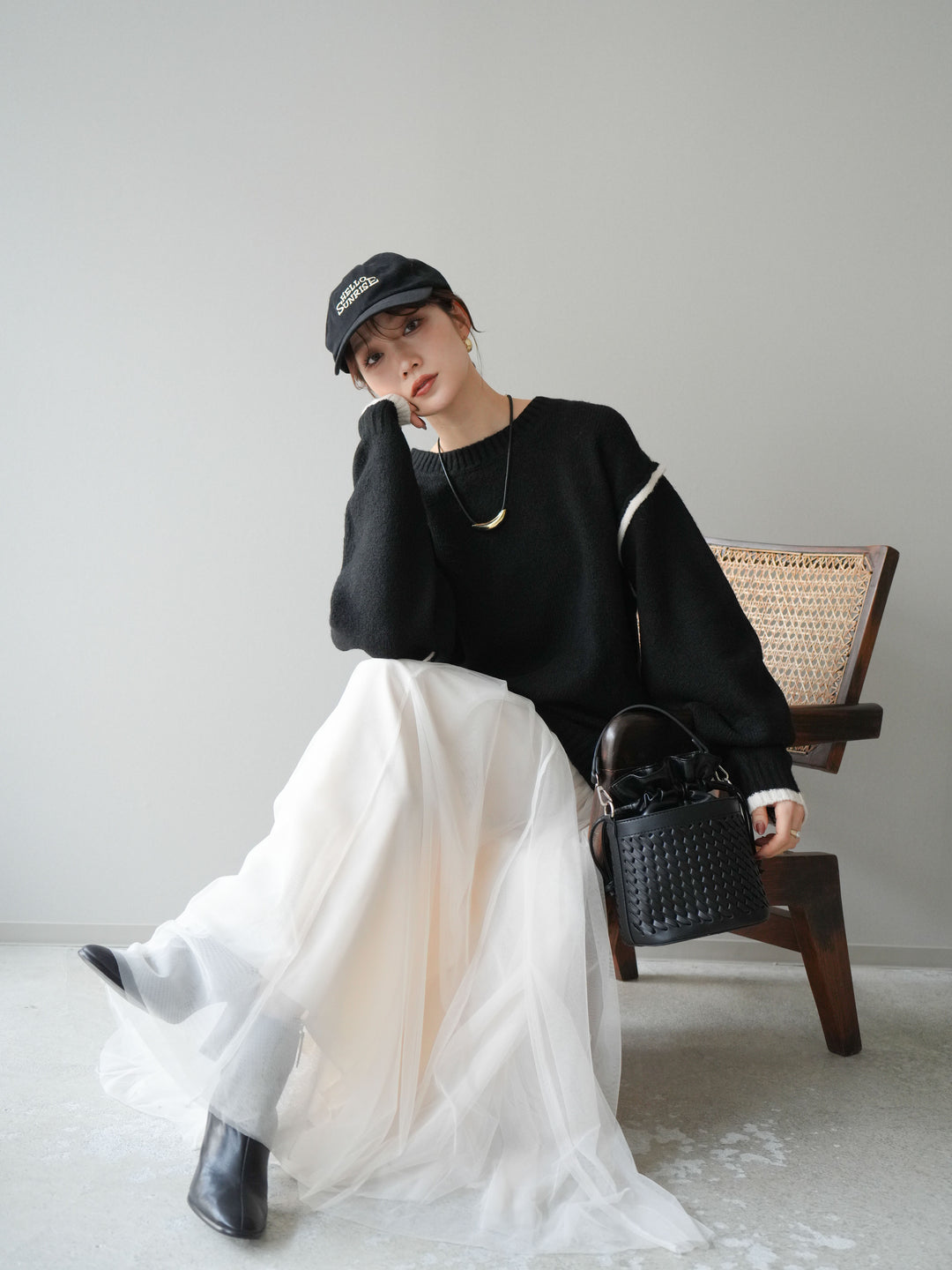 [予約]バイカラーパイピングニットプルオーバー/black