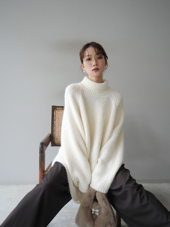 [予約]アシンメトリーハイネックニットプルオーバー/beige