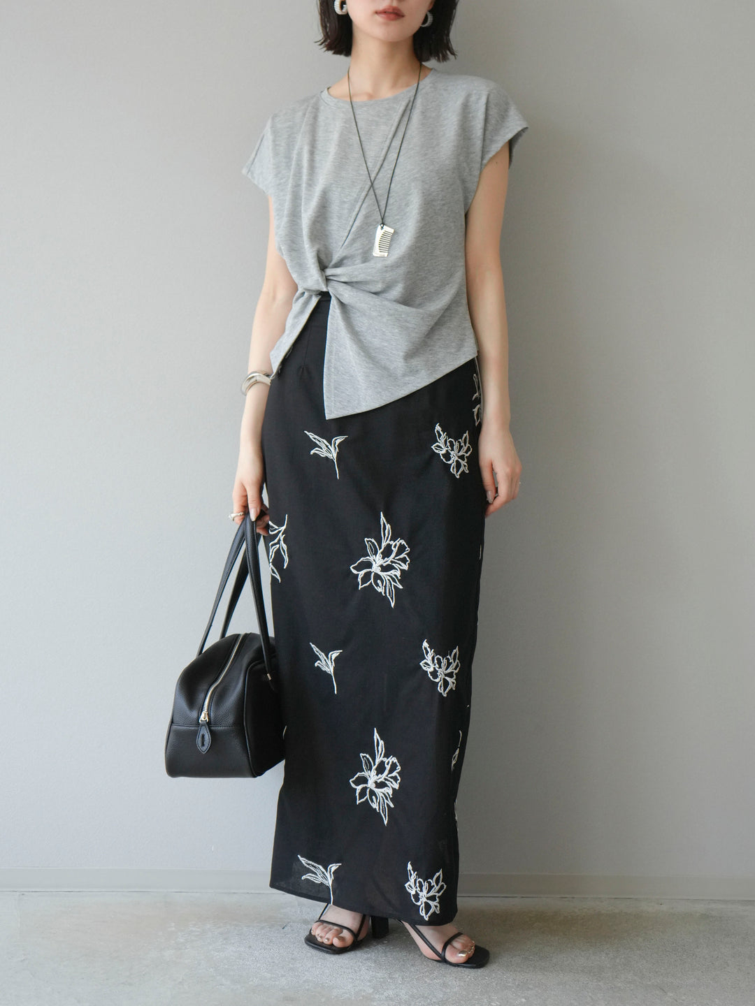 [予約]フラワー刺繍ナロースカート/ブラック