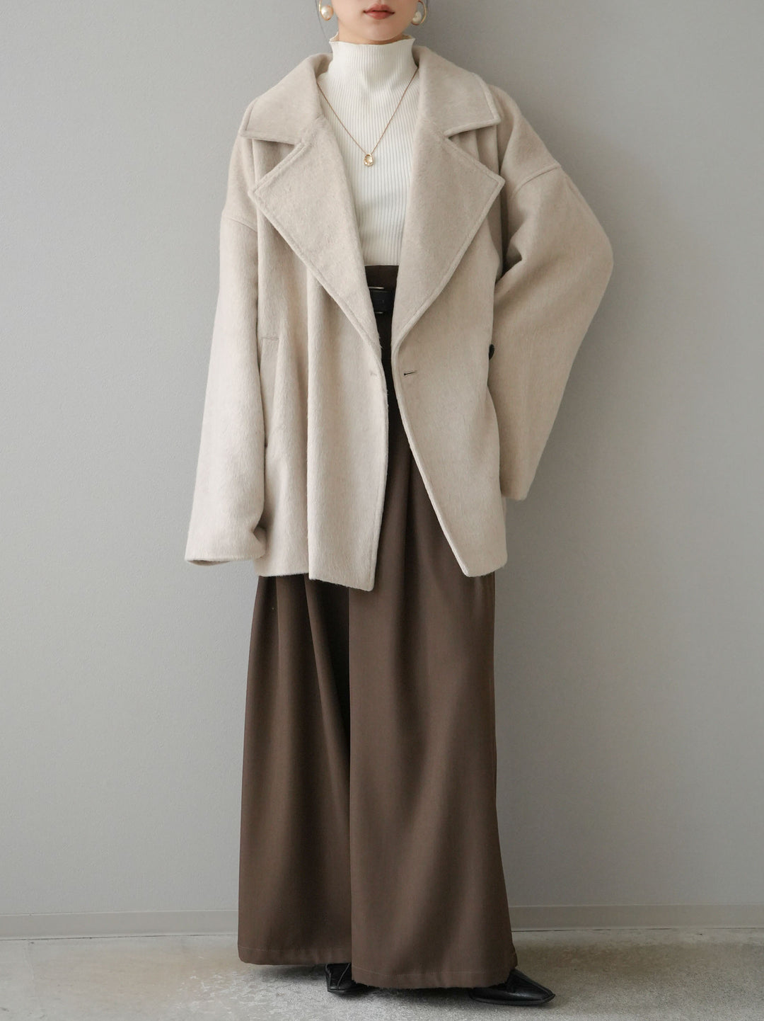 [SET]フェイクビーバーミドルコート+袖ボタンハイネックリブニットトップス+ベルト付ウールタッチワイドパンツL(3set)