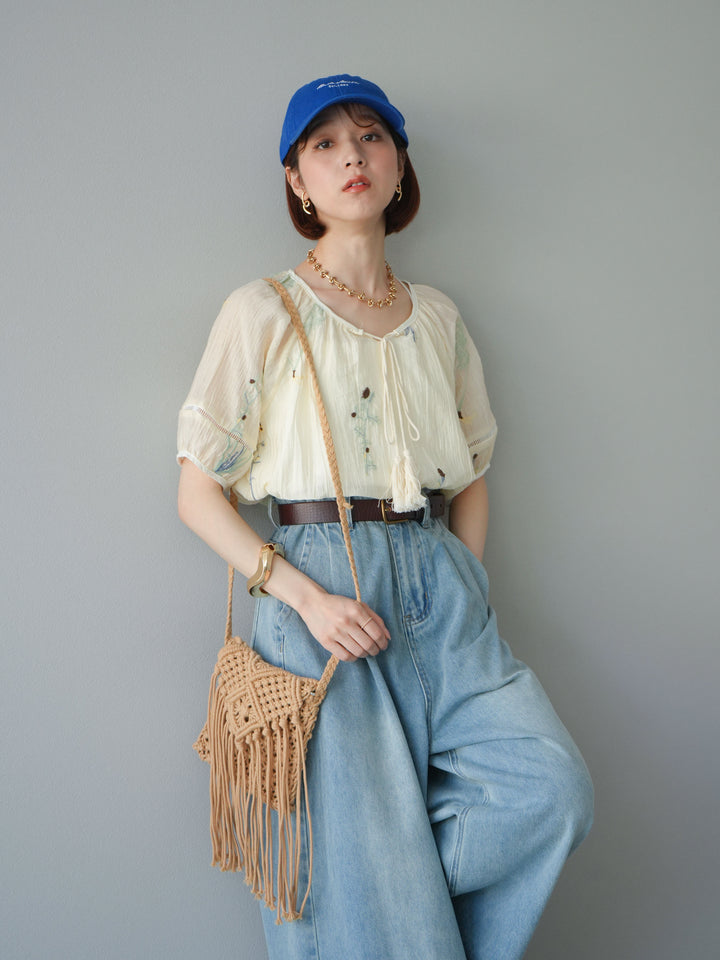 【預購】花朵刺繡半身襯衫/象牙白