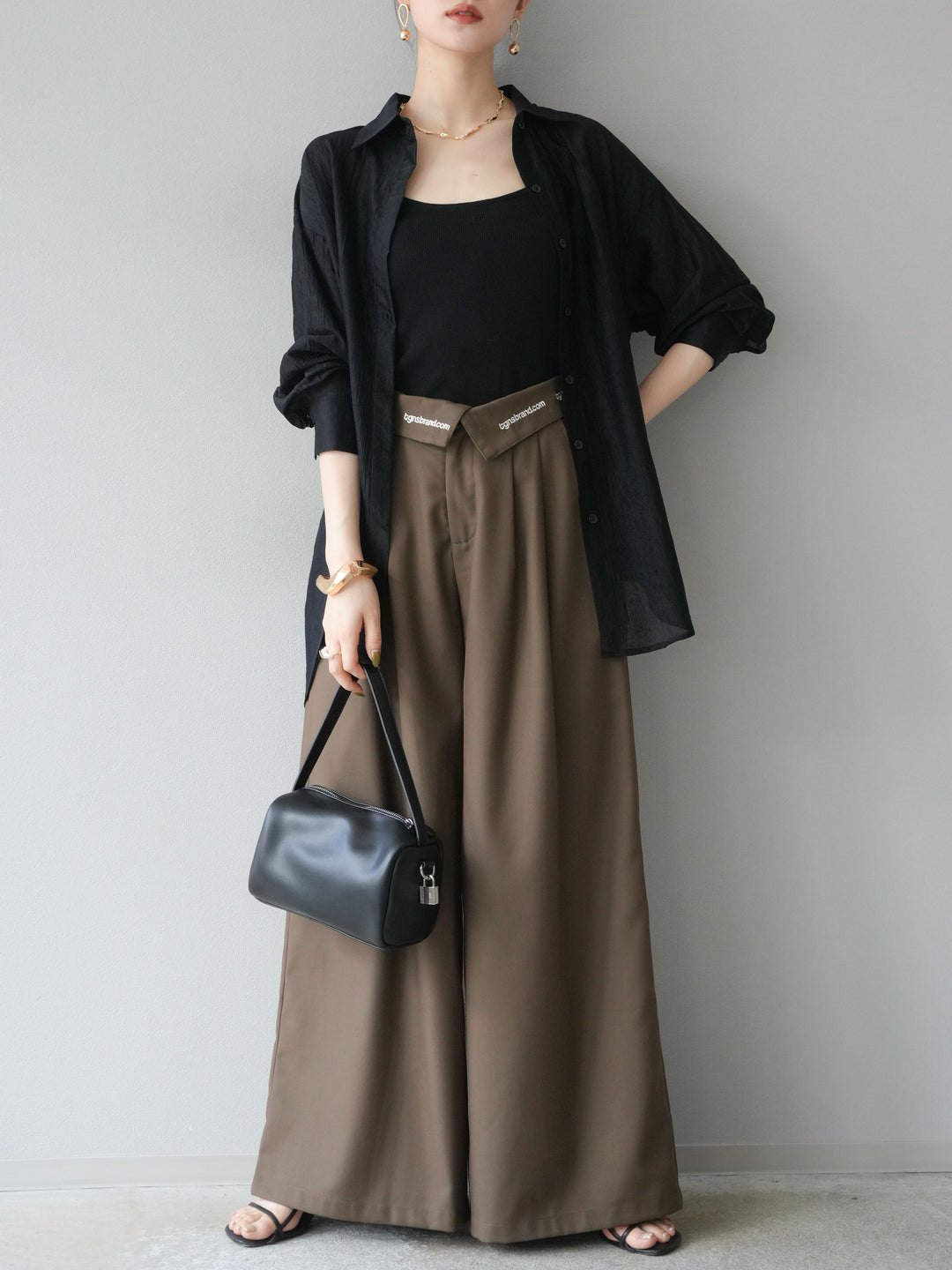 【預購】寬褲，捲腰，附logo褶/褐色