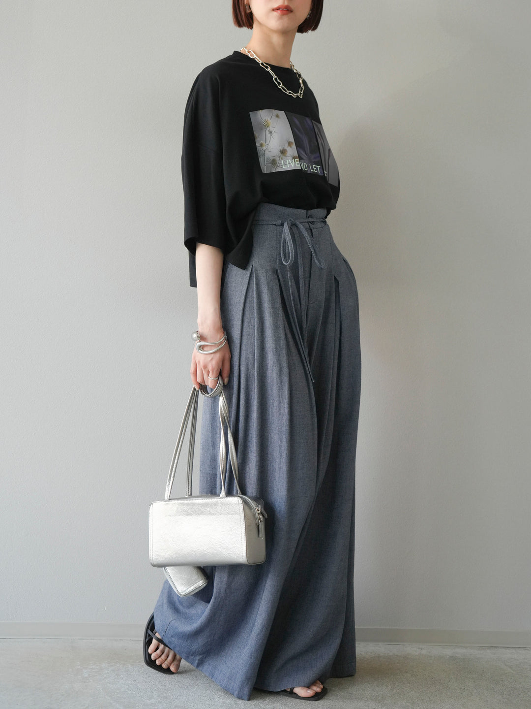 【預購】仿亞麻雙褶設計寬褲/藏青色