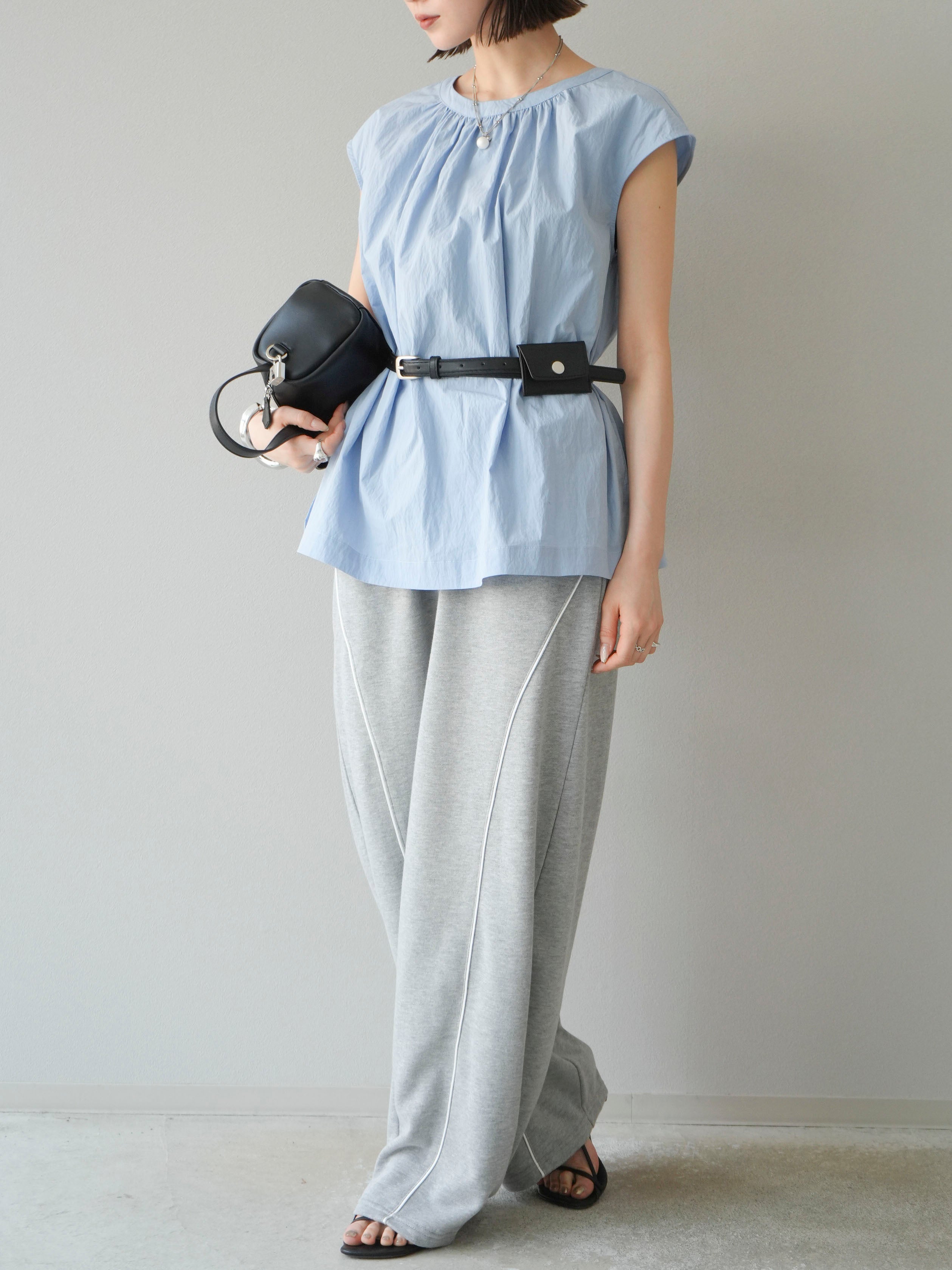 予約]パイピングラインスウェットパンツ/グレー – Lumier