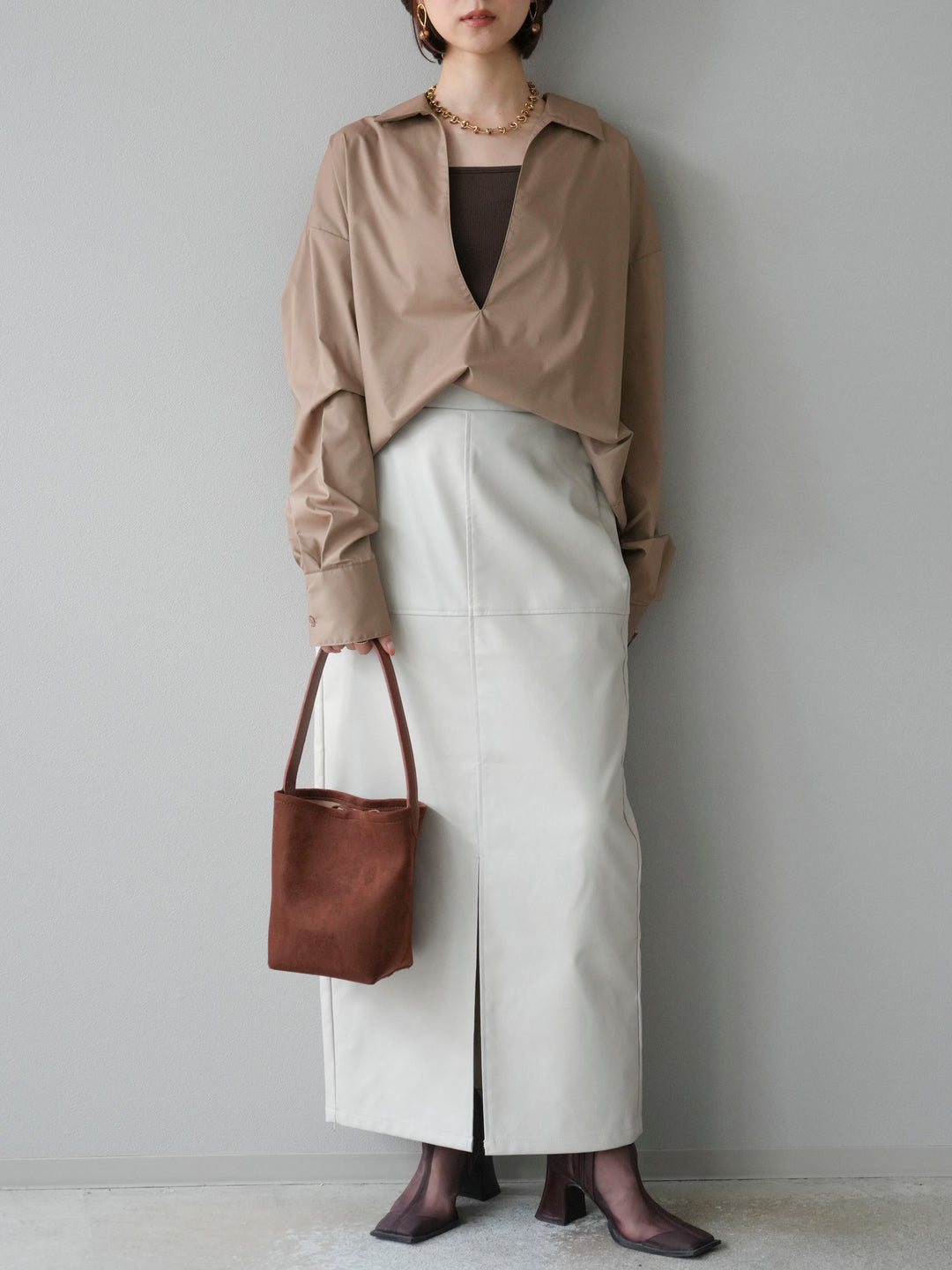 [予約]フェイクレザーフロントスリットスカート/エクリュ