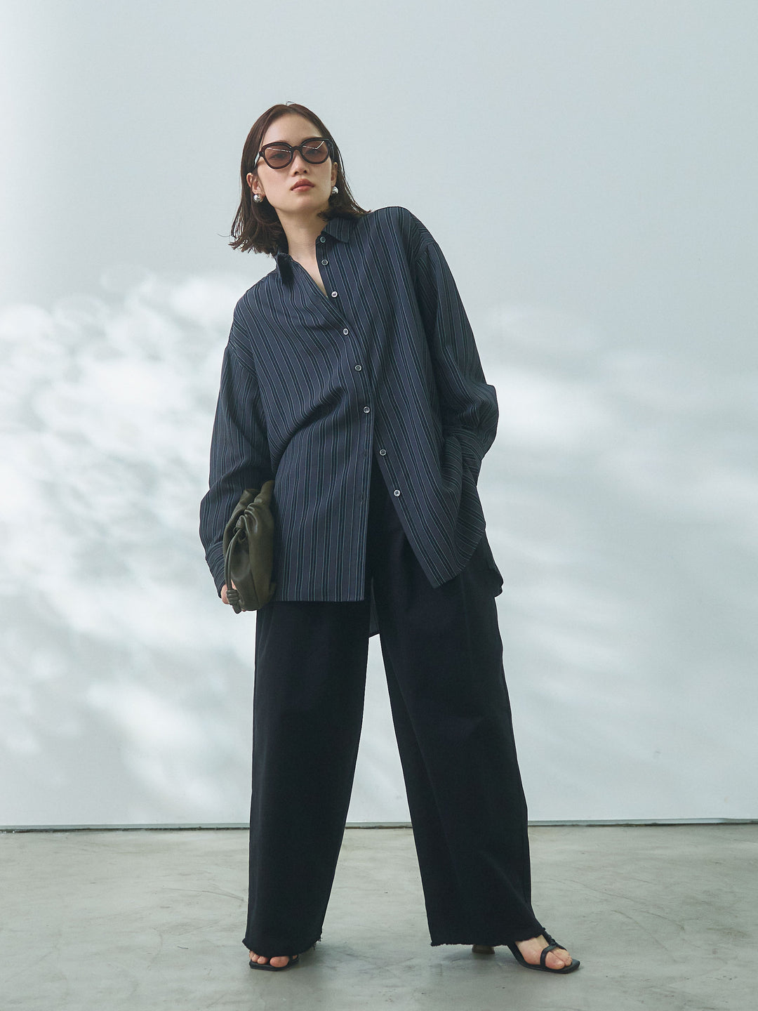 【Allure】[SET]ストライプオーバーシャツ+カットオフコットンツイルタックワイドパンツ(2set)