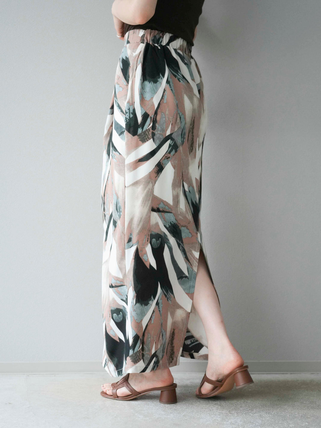 [預購] 度假風印花褶襉I字裙/綠色