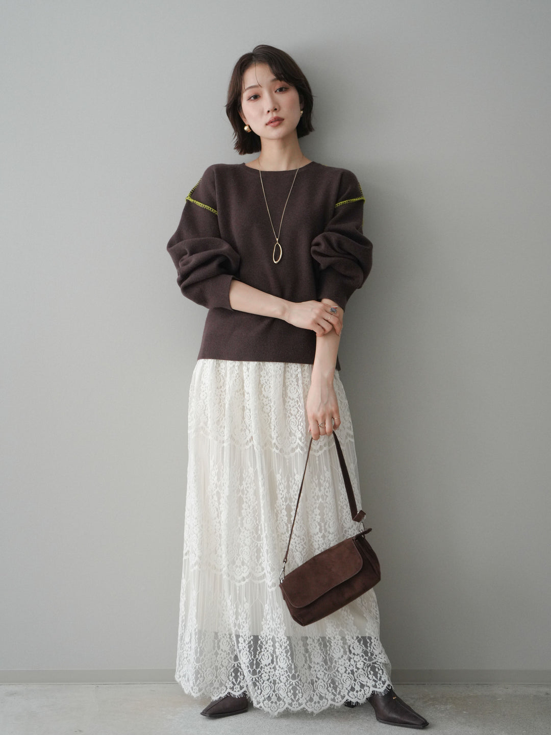 [予約]バックロゴ刺繍配色ステッチニットプルオーバー/brown