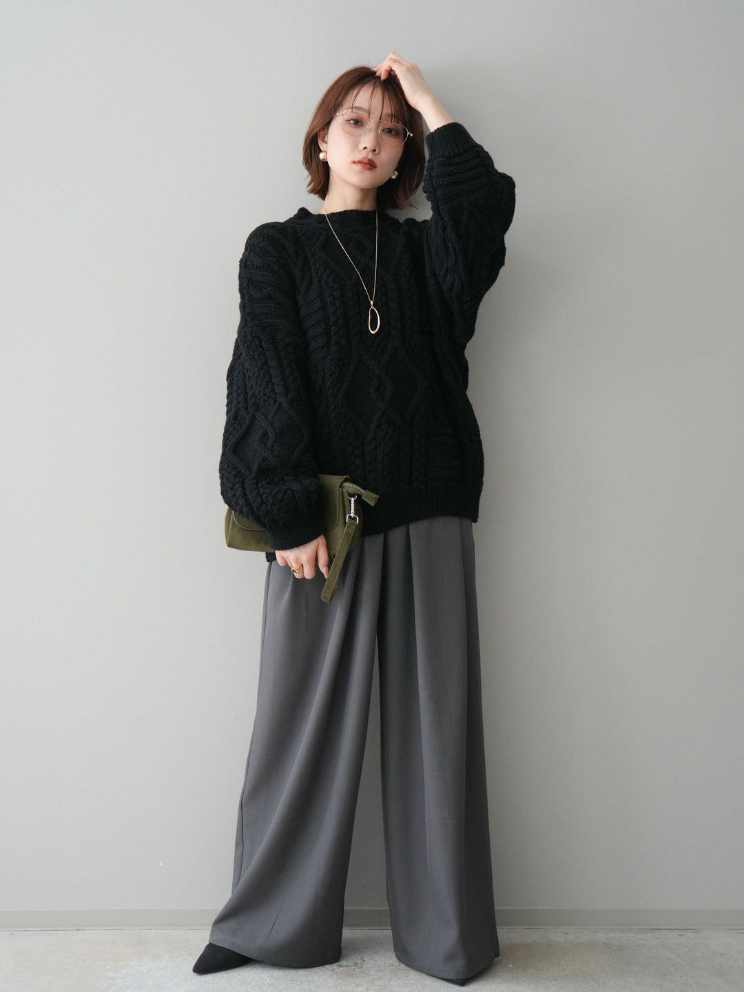 [予約]ケーブル編みモックネックニットプルオーバー/black