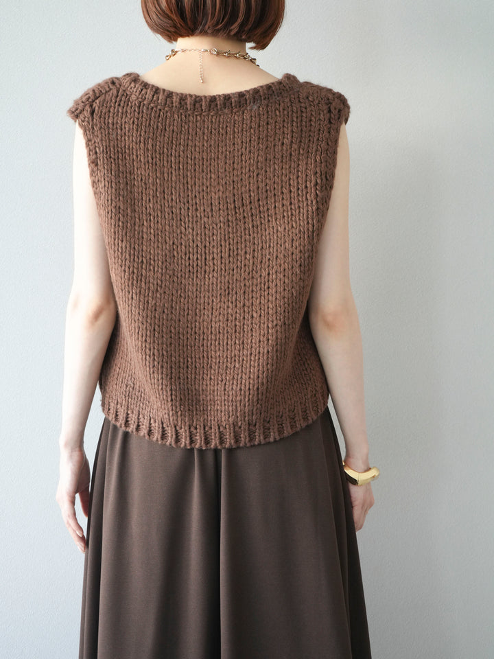 [予約]ロービングVネックショートニットベスト/ブラウン