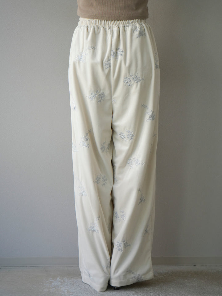 [予約]ベロアフラワーエンブロイダリーイージーパンツ/エクリュ