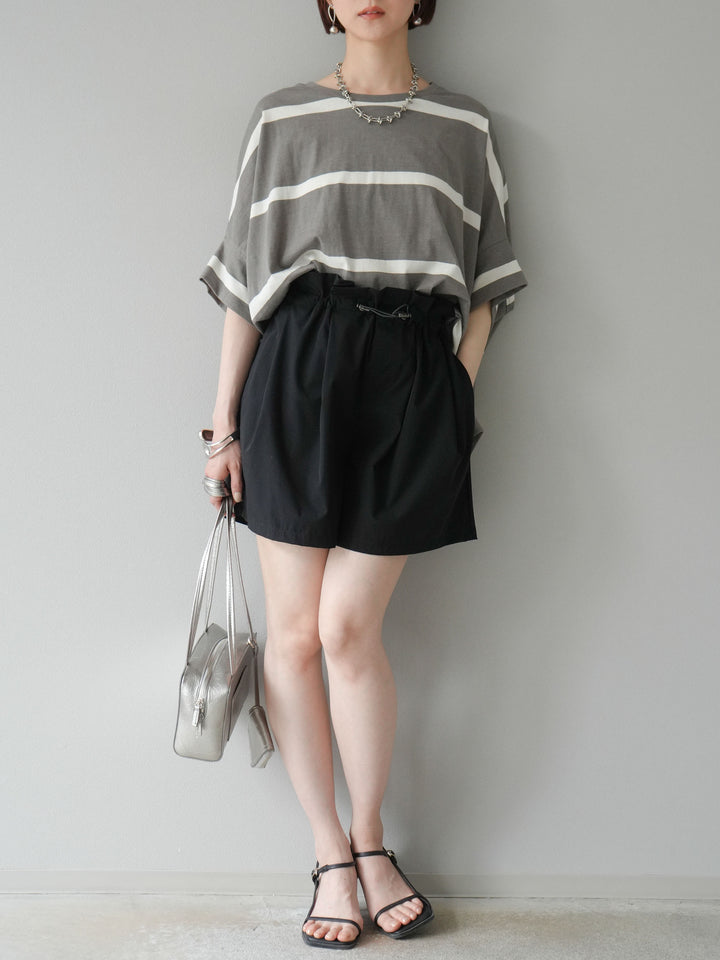 [預購] ICE TOUCH 荷葉邊褶皺短褲/黑色