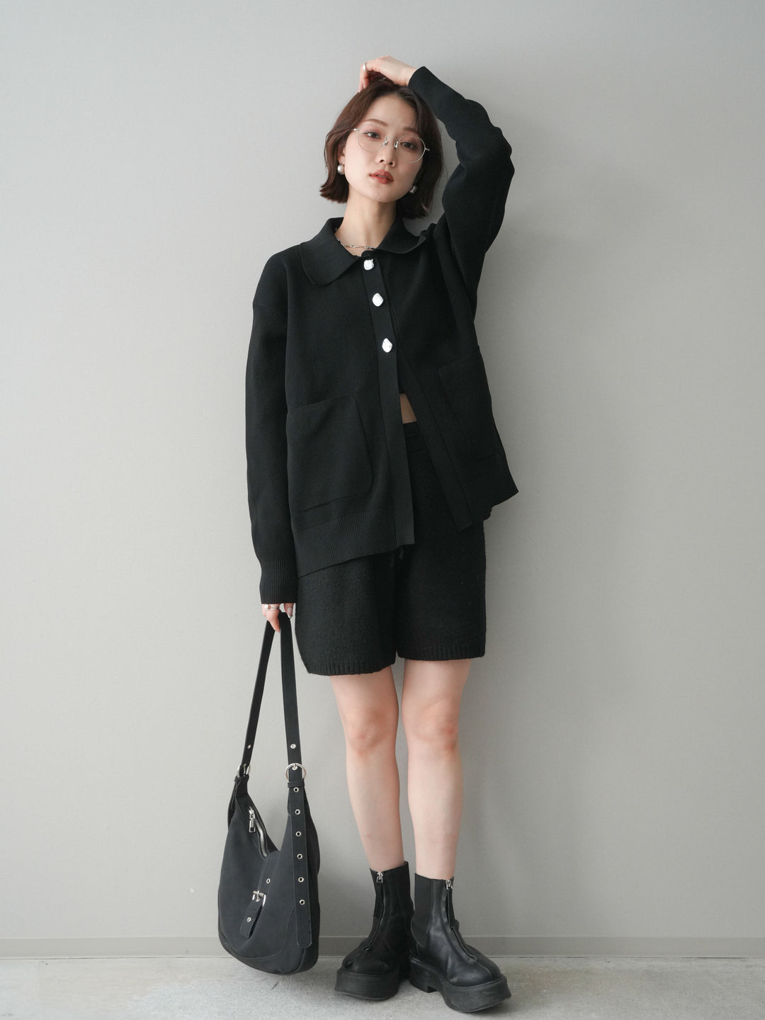 [予約]メタルボタン襟付きポリエステルニットカーディガン/black