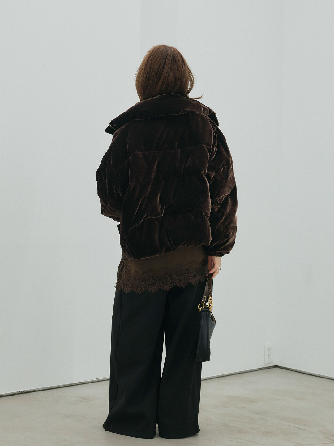 【Allure】[SET]ベロアダウンジャケット+サテンレースキャミソール+ループデザインツイルワイドパンツ(3set)