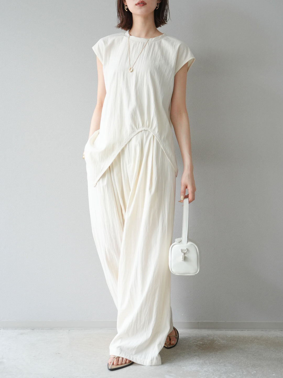 [SET] 不對稱套頭衫＆寬褲 SET UP（2套）