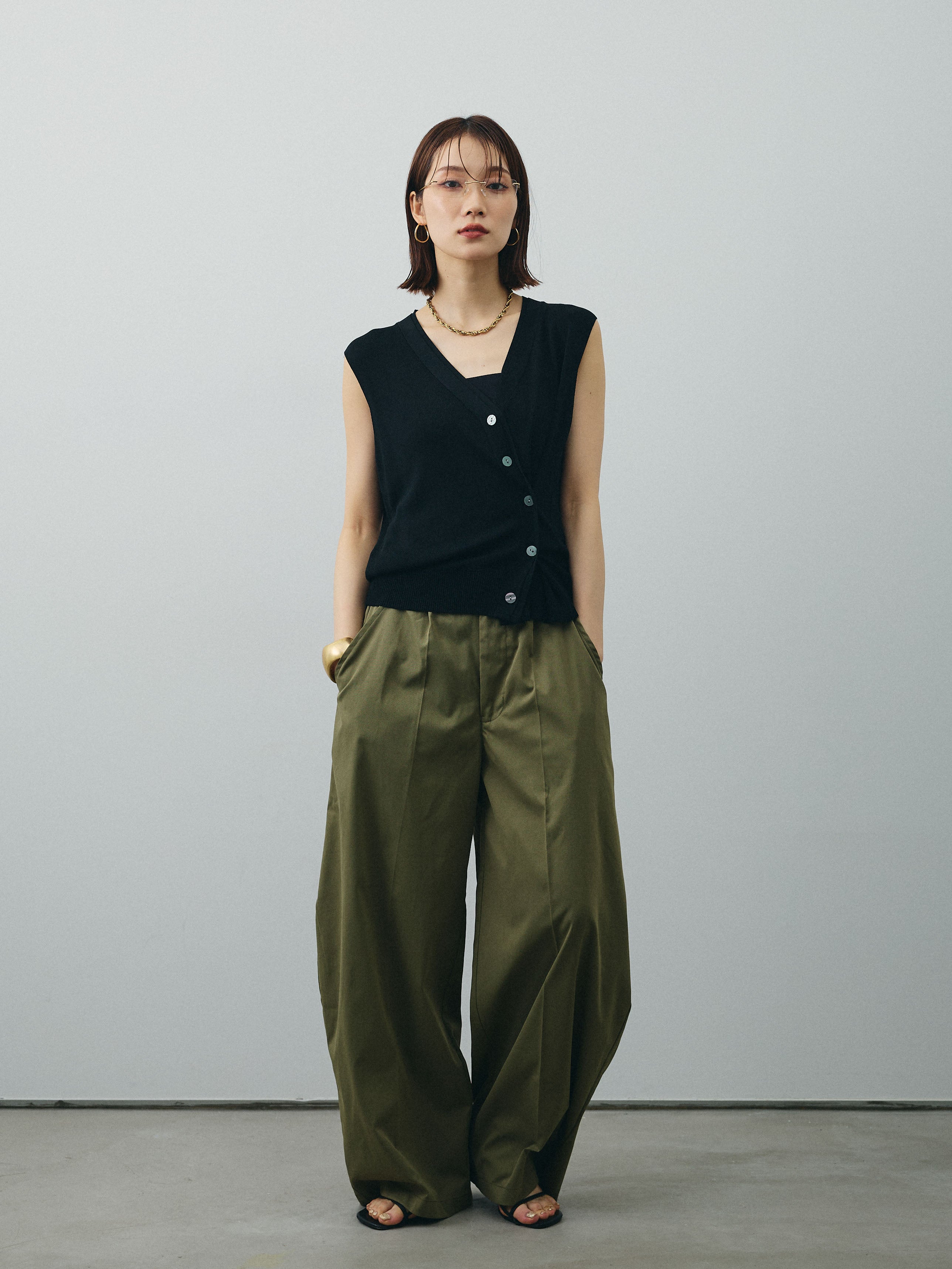 予約]コクーンワイドチノパンツ/カーキ – Lumier