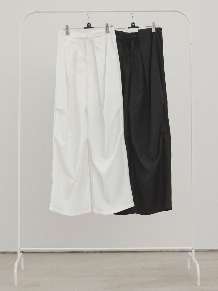 [SET]レザーネックレス付ツイストノースリブラウス+デザインループサイドタックパンツ(2set)