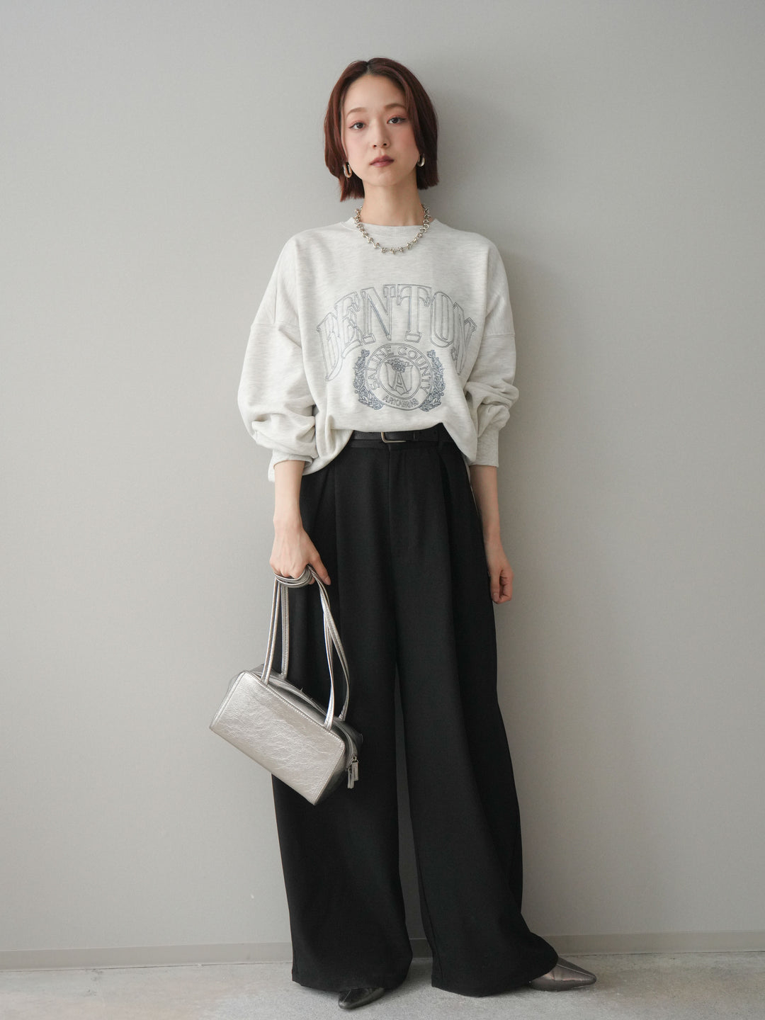 [SET]カレッジロゴ刺繍BIGスウェットプルオーバー+サテンベルトタックワイドパンツ(2set)