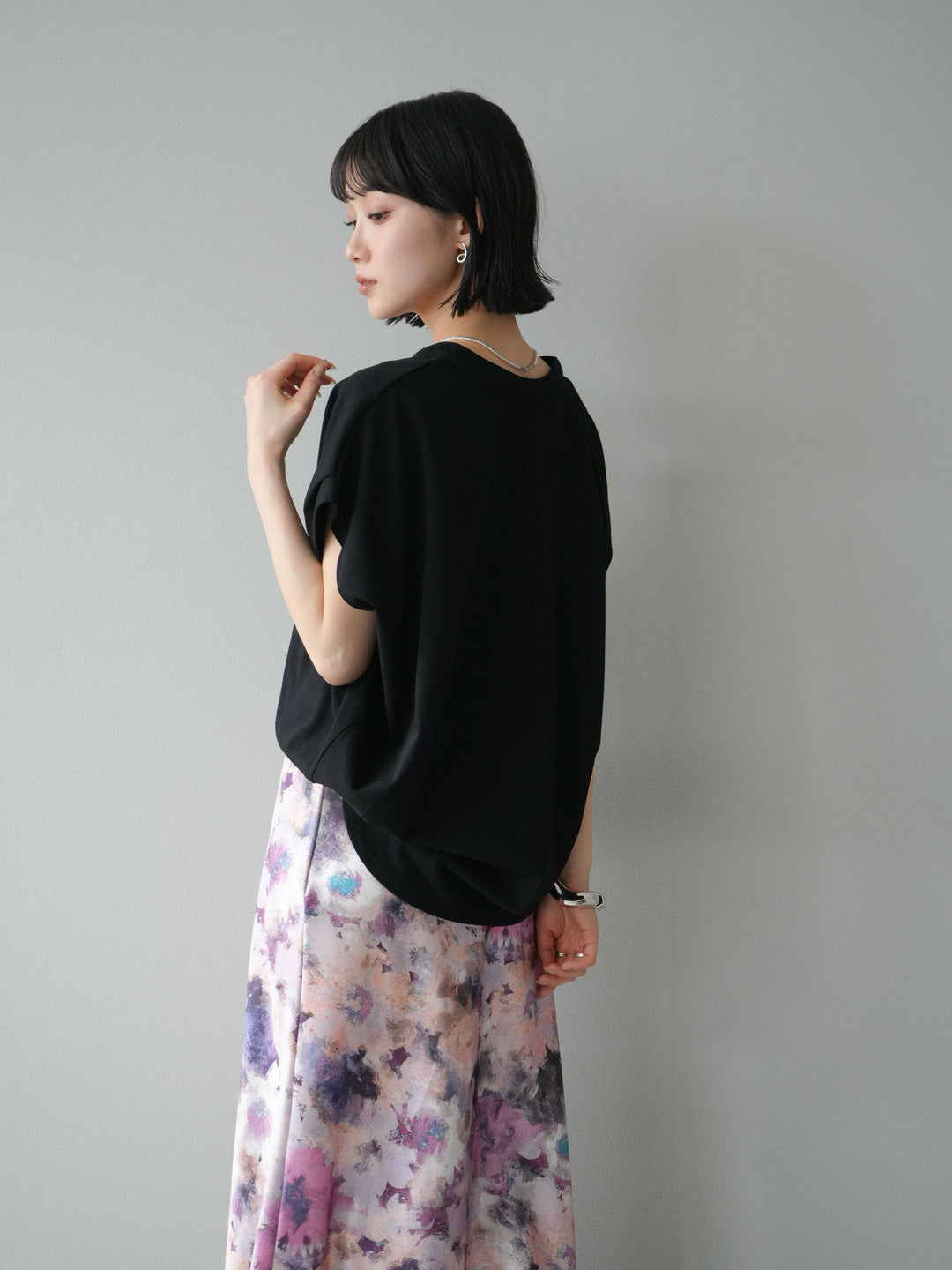 [予約]キーネックドルマンルーズコットンTシャツ/ブラック