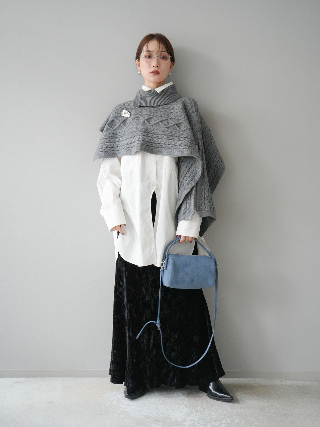 [予約]ケーブル編みニットケープ/グレー