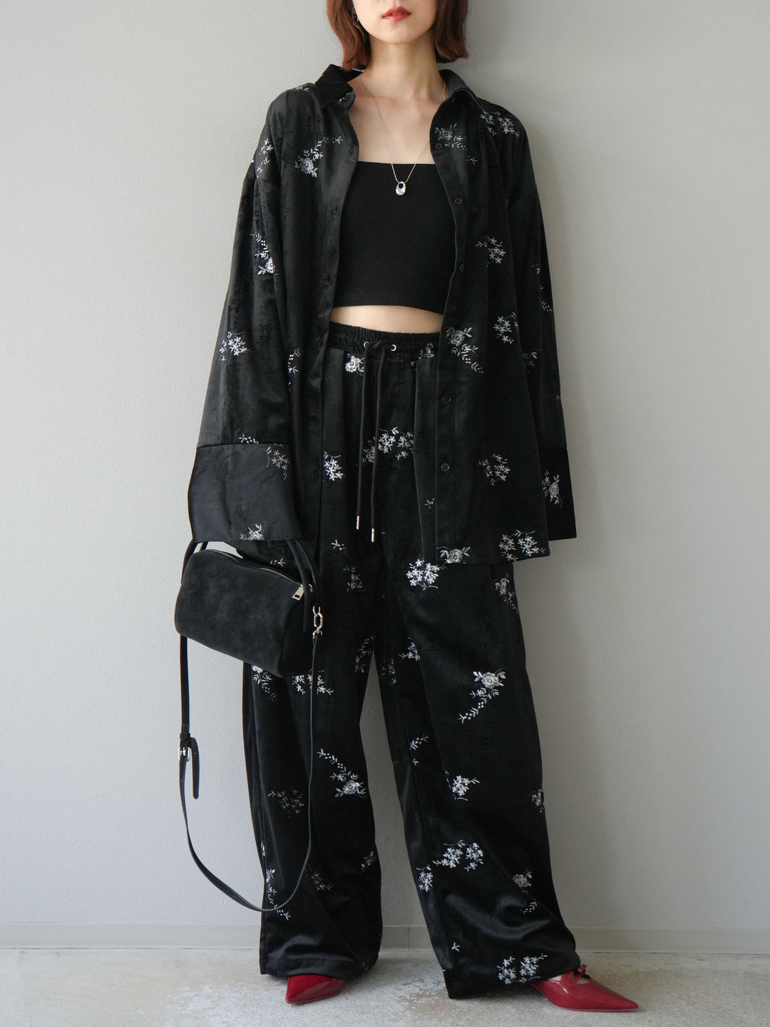 [予約]ベロアフラワーエンブロイダリーシャツ/ブラック