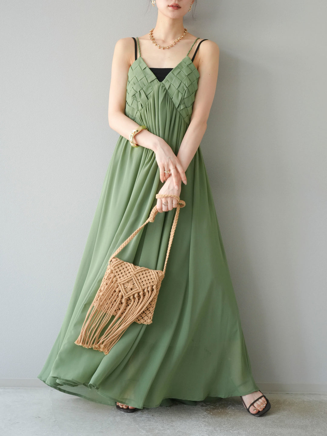 [SET]編み込みデザインシフォンワンピース+カップ付テレコリブベアキャミソール(2set)