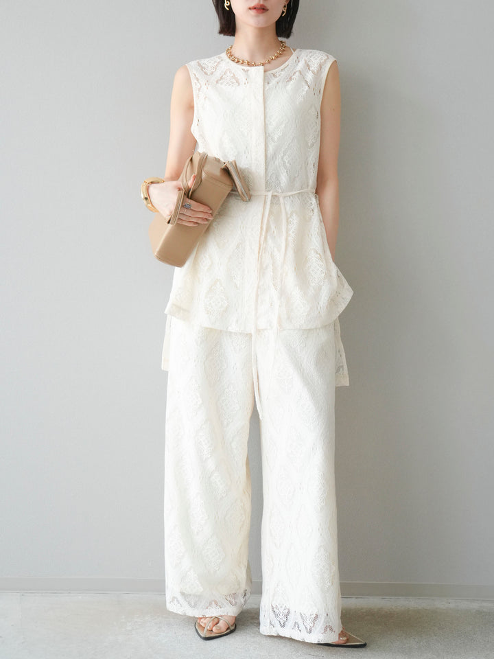 [SET] 緞面滾邊蕾絲無袖上衣 + 蕾絲疊穿休閒褲 (2件套)