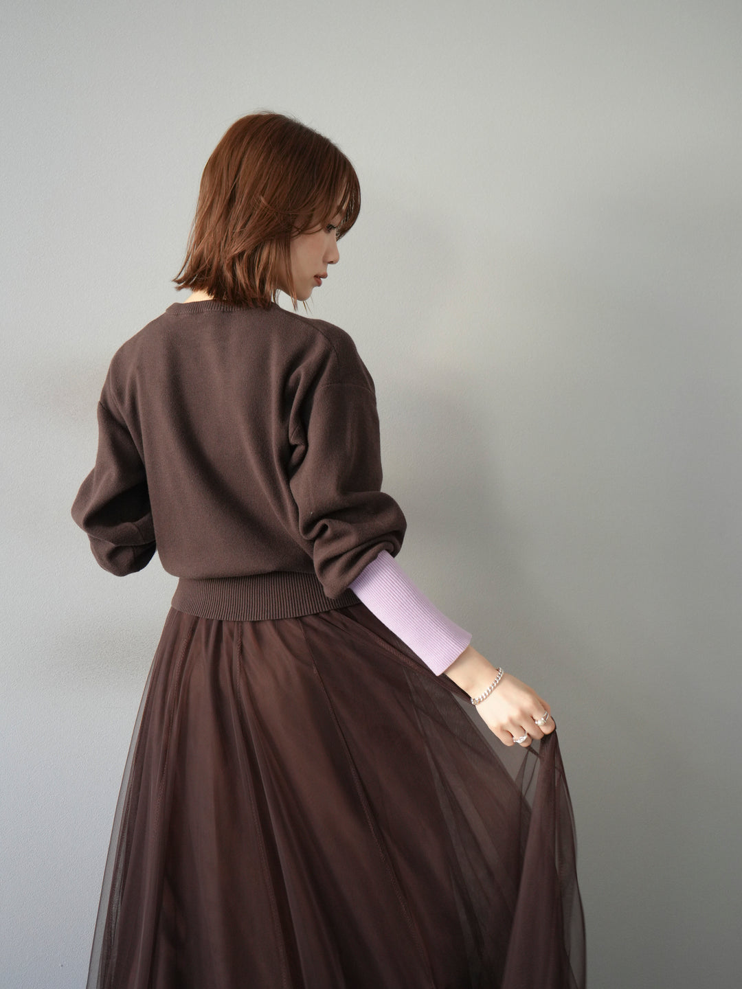 [予約]袖配色フロントスリットニットプルオーバー/ブラウン