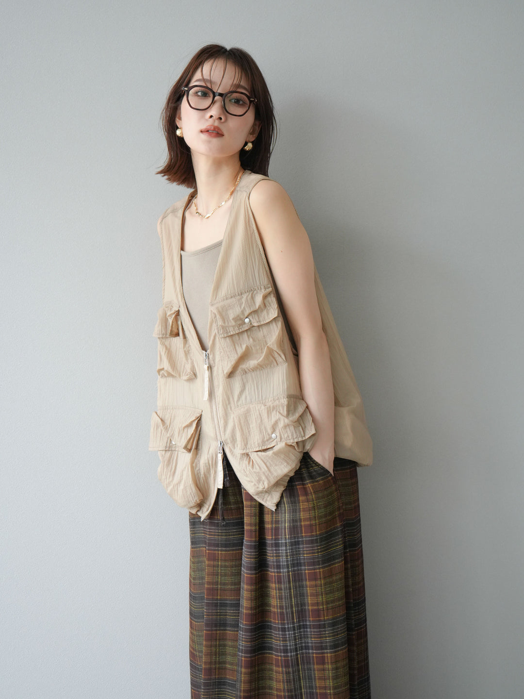 [預購] 尼龍大口袋透視背心/米色