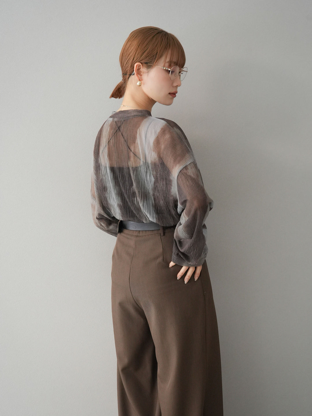 [預訂] 水彩圖案薄紗上衣/棕色