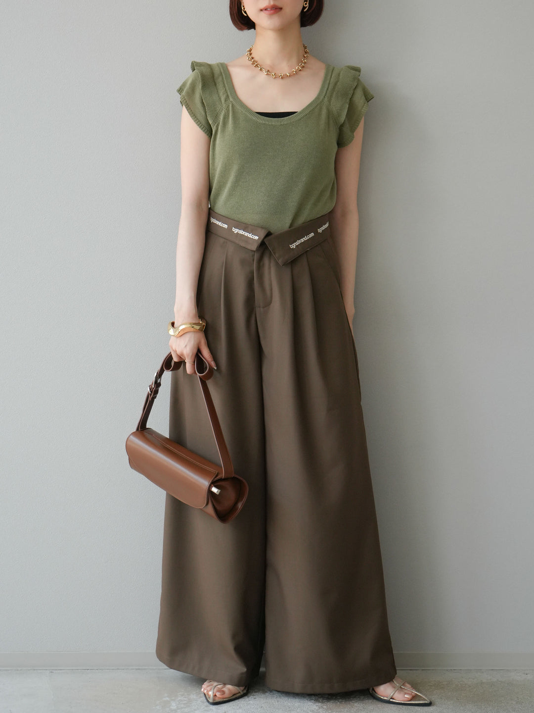 【預購】寬褲，捲腰，附logo褶/褐色