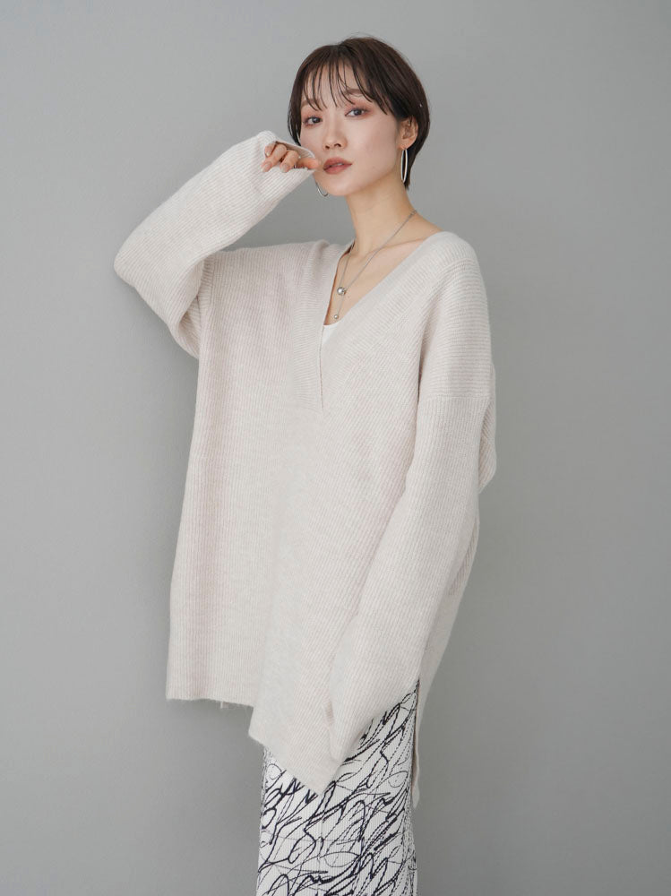 [Pre-order] Deep V-neck side slit knit pullover/oatmeal