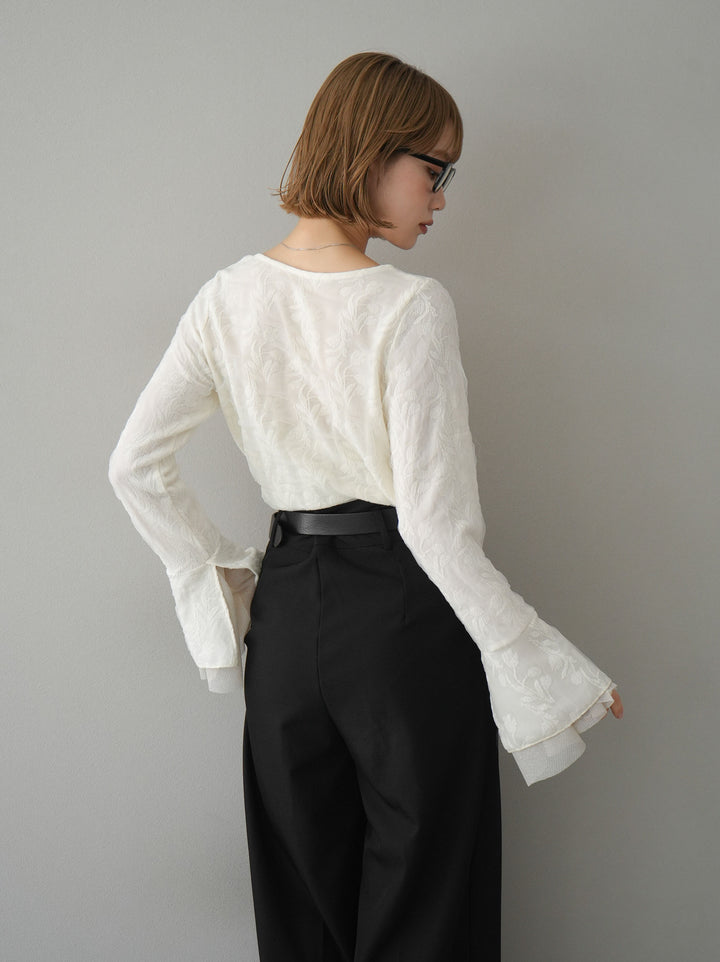 【預購】雙層紗布袖喇叭疊層提花上衣/象牙白