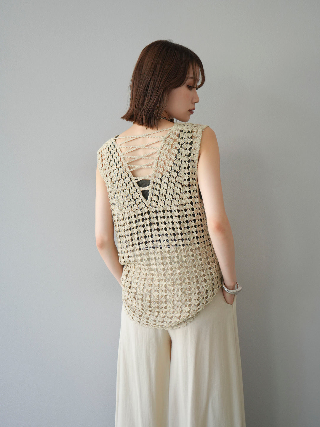 [予約]レースアップクロシェ編みニットベスト/ベージュ