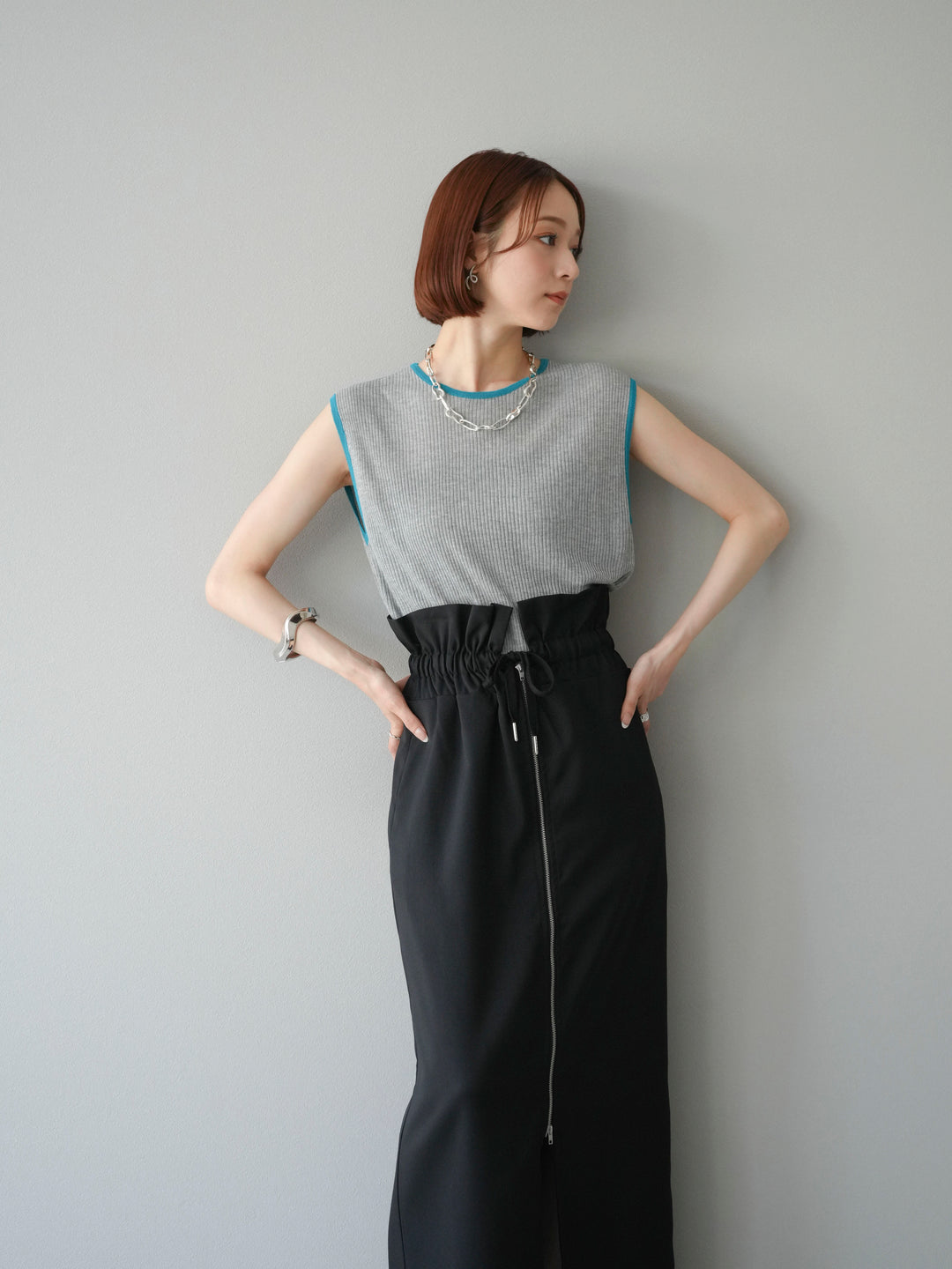 [予約]リネンタッチ配色ニットノースリーブプルオーバー/モクグレー