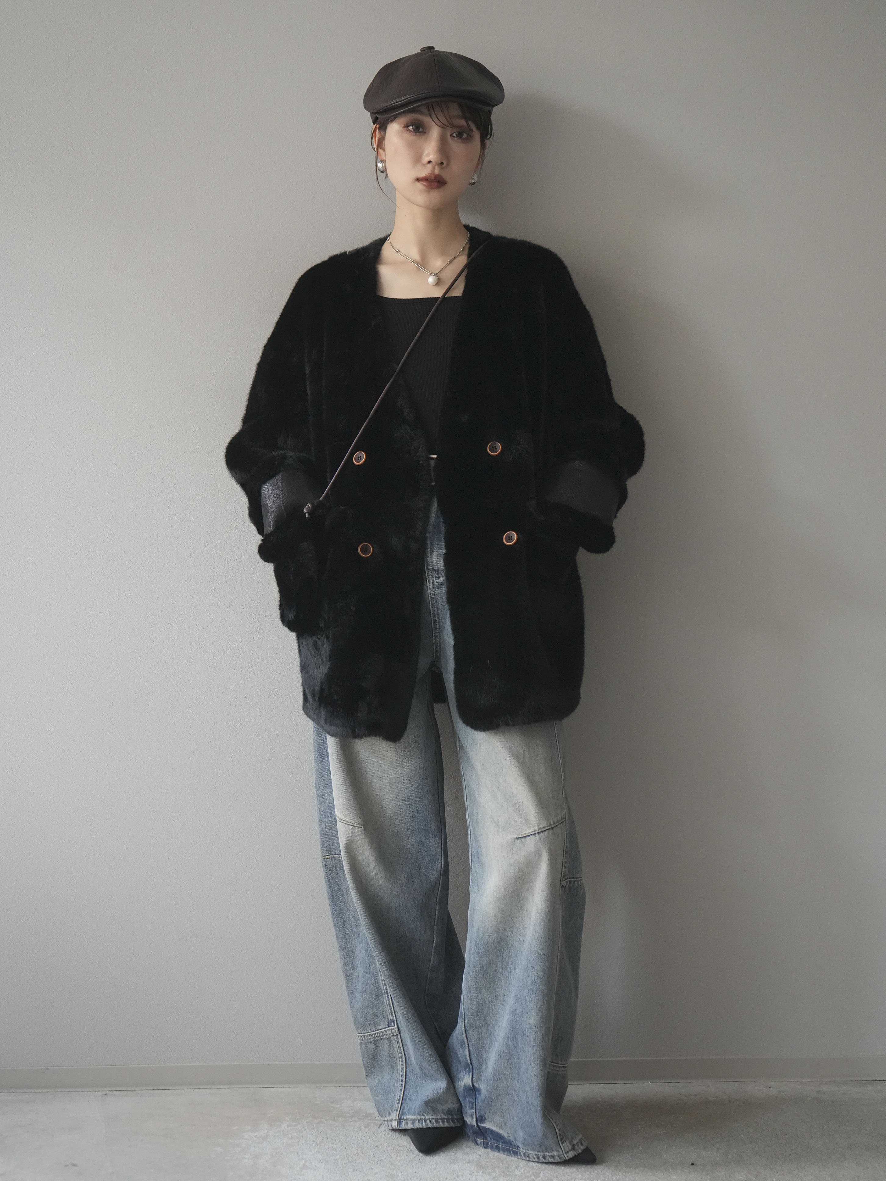 SET]バッグ付エコファーノーカラーコート+ベルト付カーブデニムパンツ