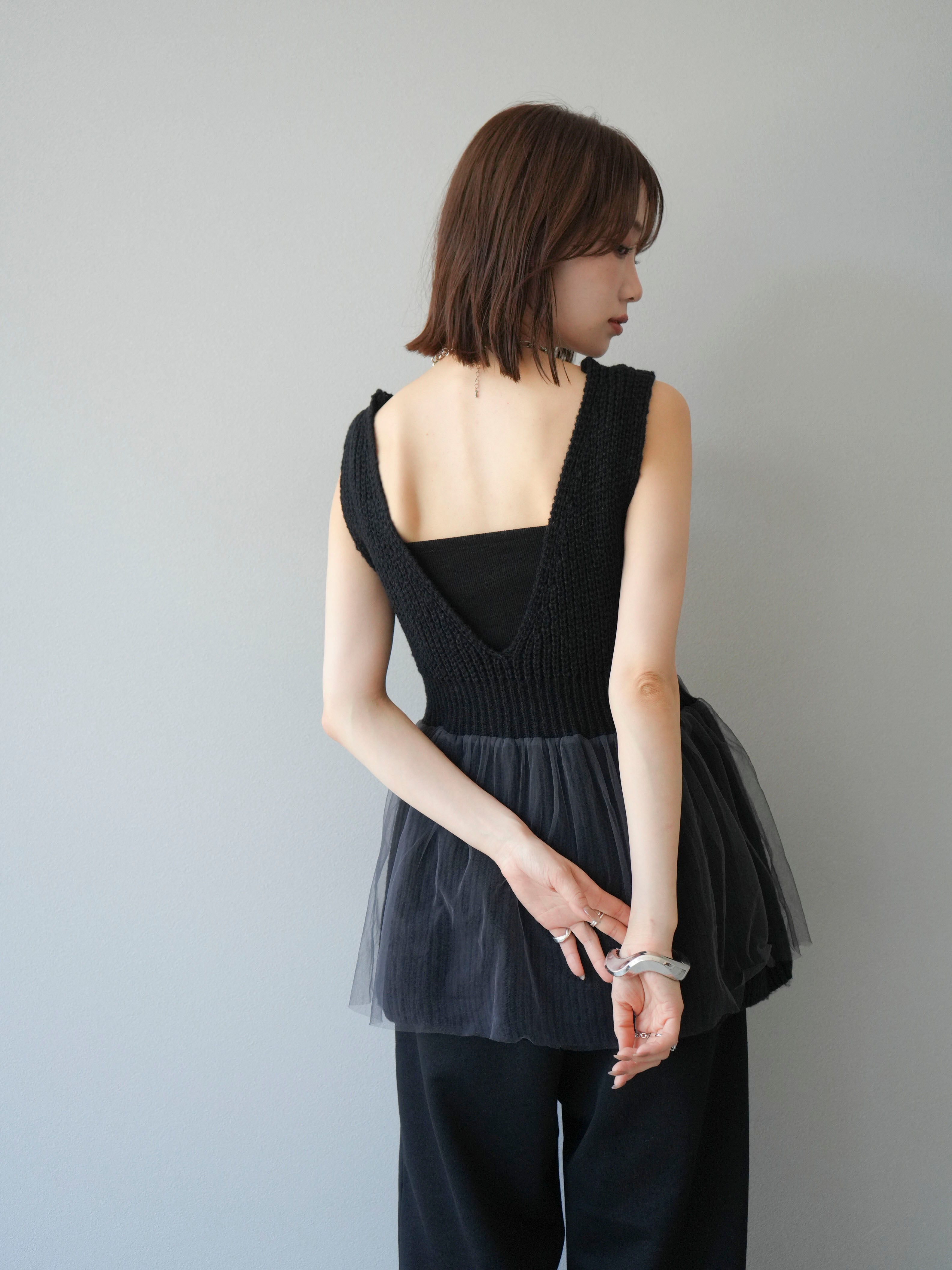 2WAY RUFFLED TULLE VEST ブラック SLY（スライ）の「2WAY FRILL TULLE VEST 2ウェイ フリル