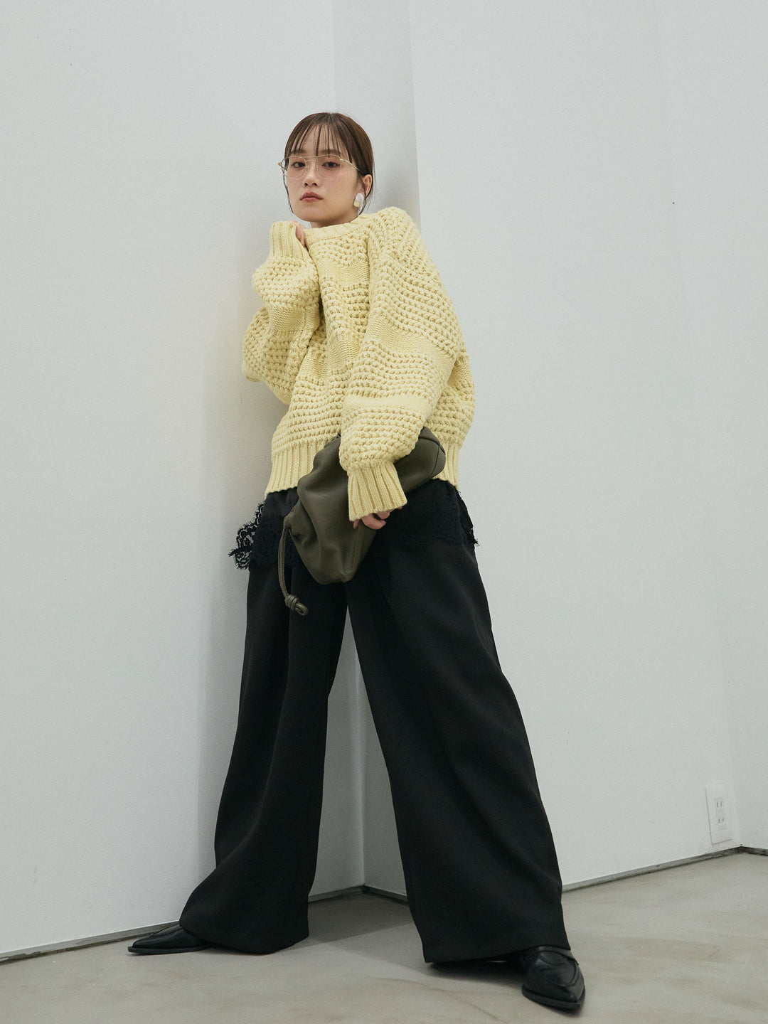 【Allure】[SET]ライン編みニットプルオーバー+ループデザインツイルワイドパンツ+サテンレースキャミソール(3set)