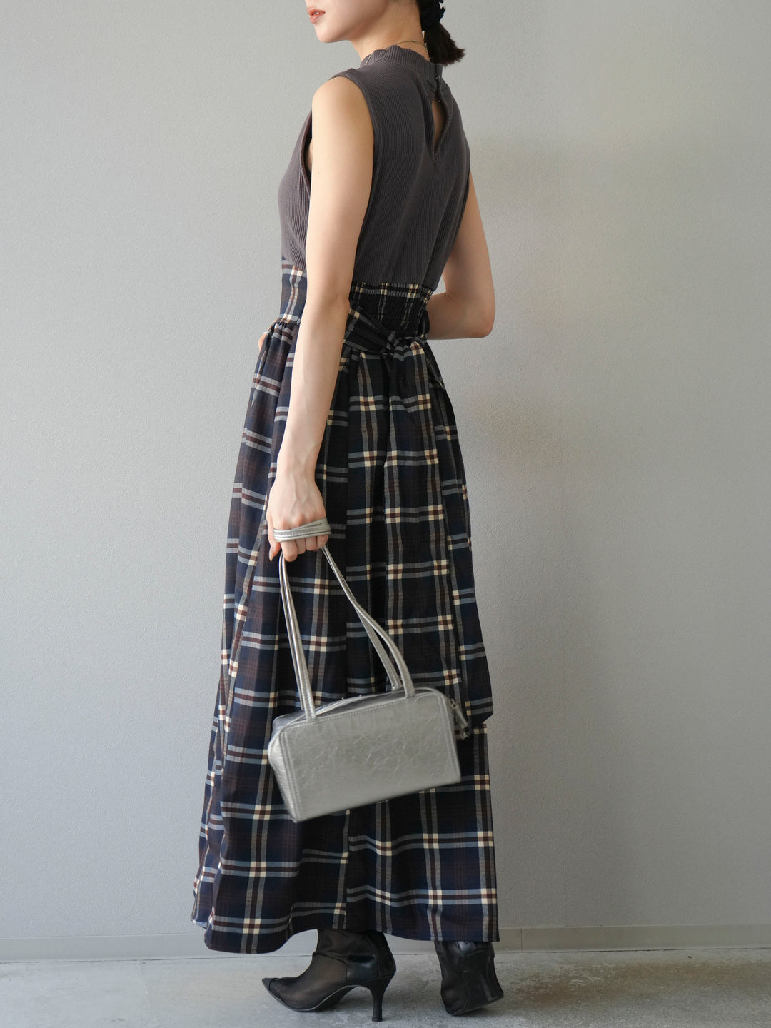 [予約]テレコ×チェックドッキングノースリワンピース/モカ×ネイビー
