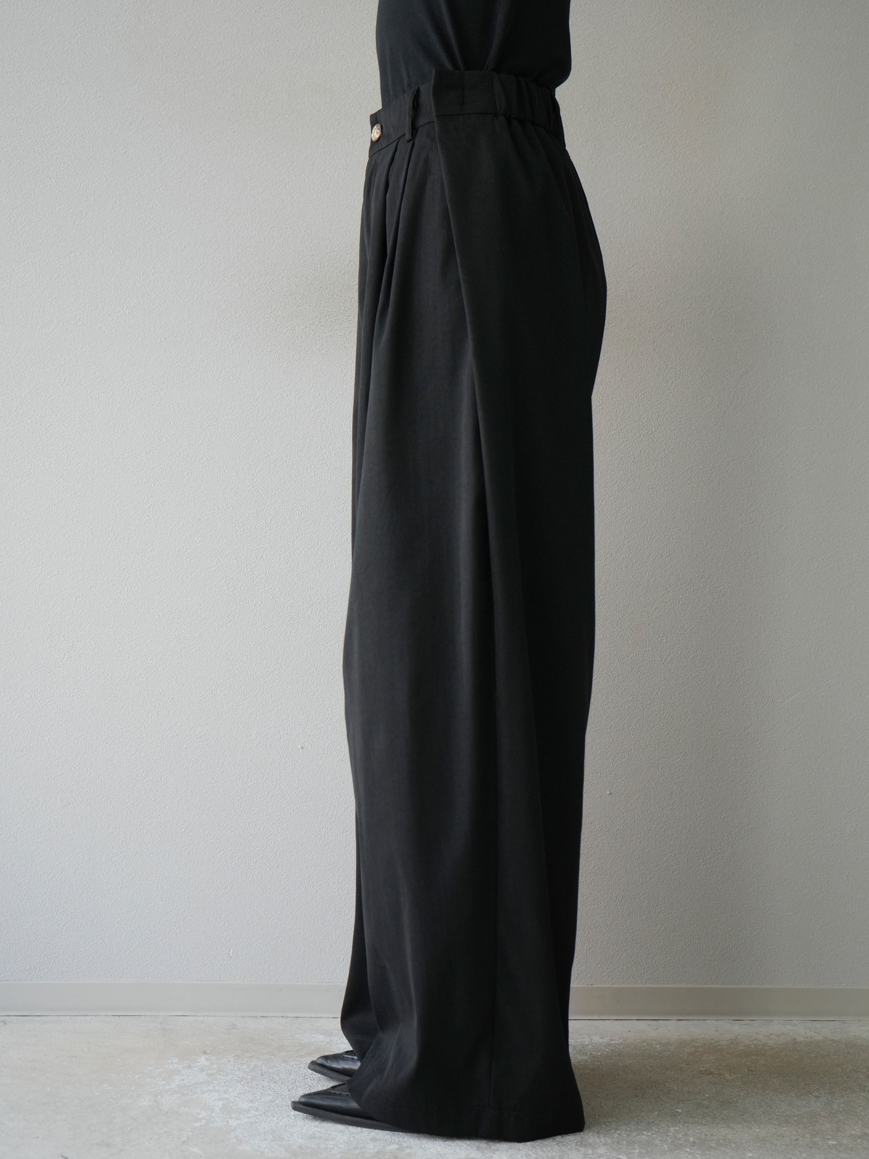 予約]タックデザインワイドパンツ/ブラック – Lumier
