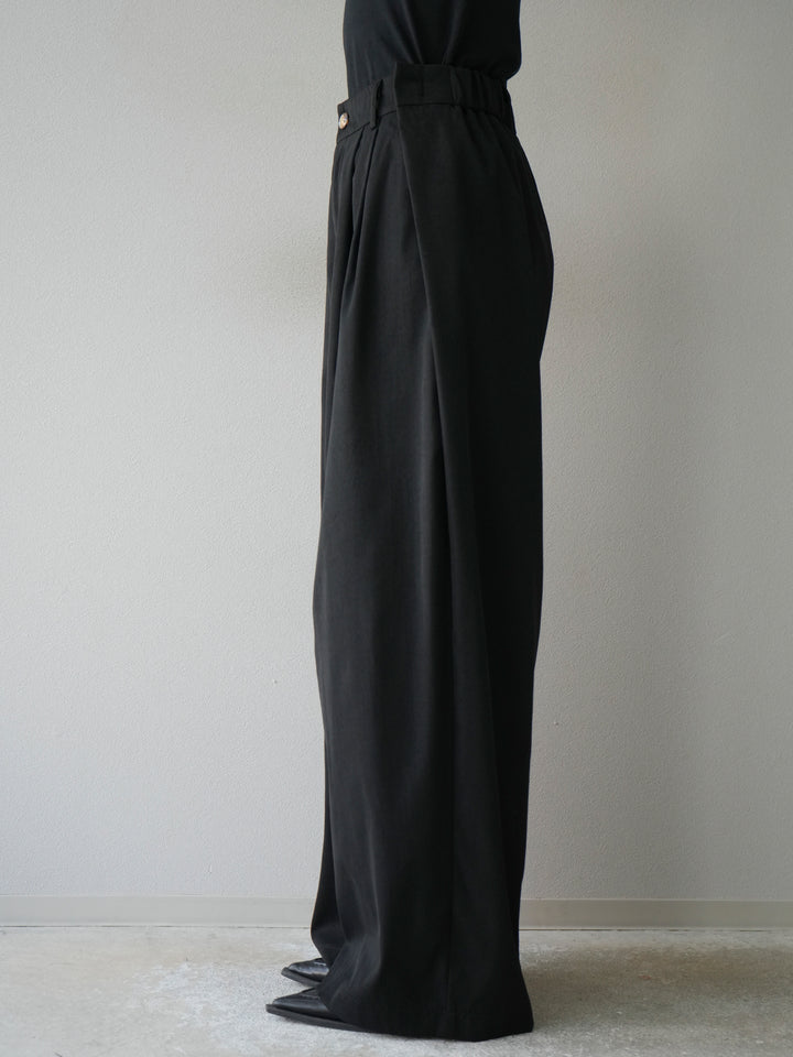 [予約]タックデザインワイドパンツ/ブラック