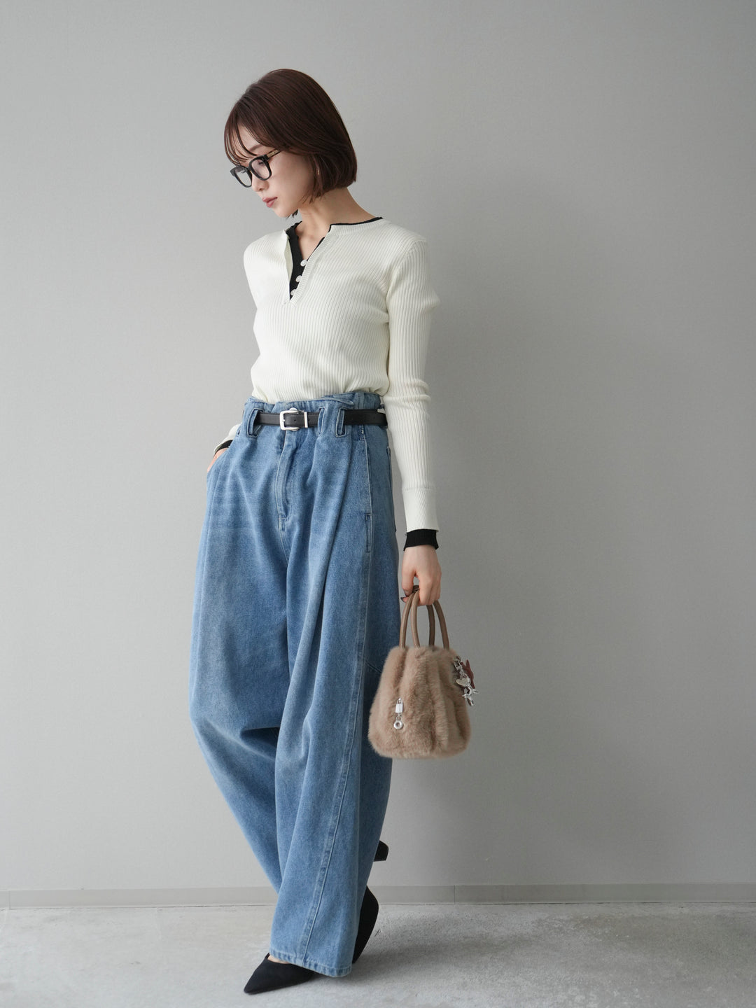 [SET]バイカラーキーネックリブニットトップス+ハイウエストベルトループデザインデニムパンツ(2set)