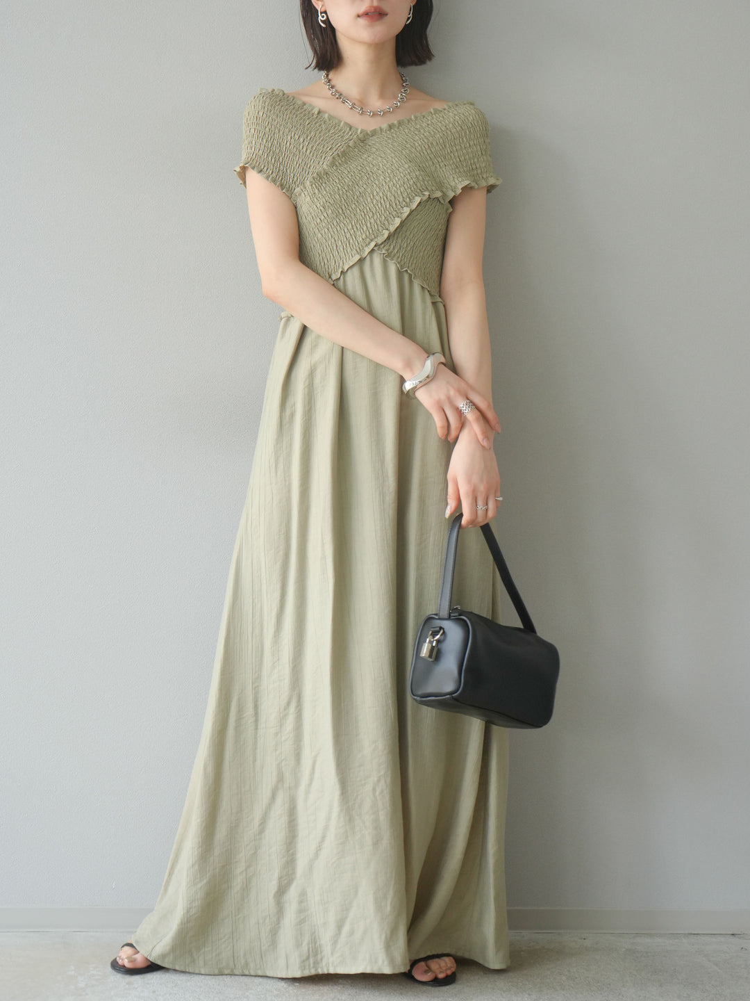 [予約]シャーリングクロスワンピース/グレージュ