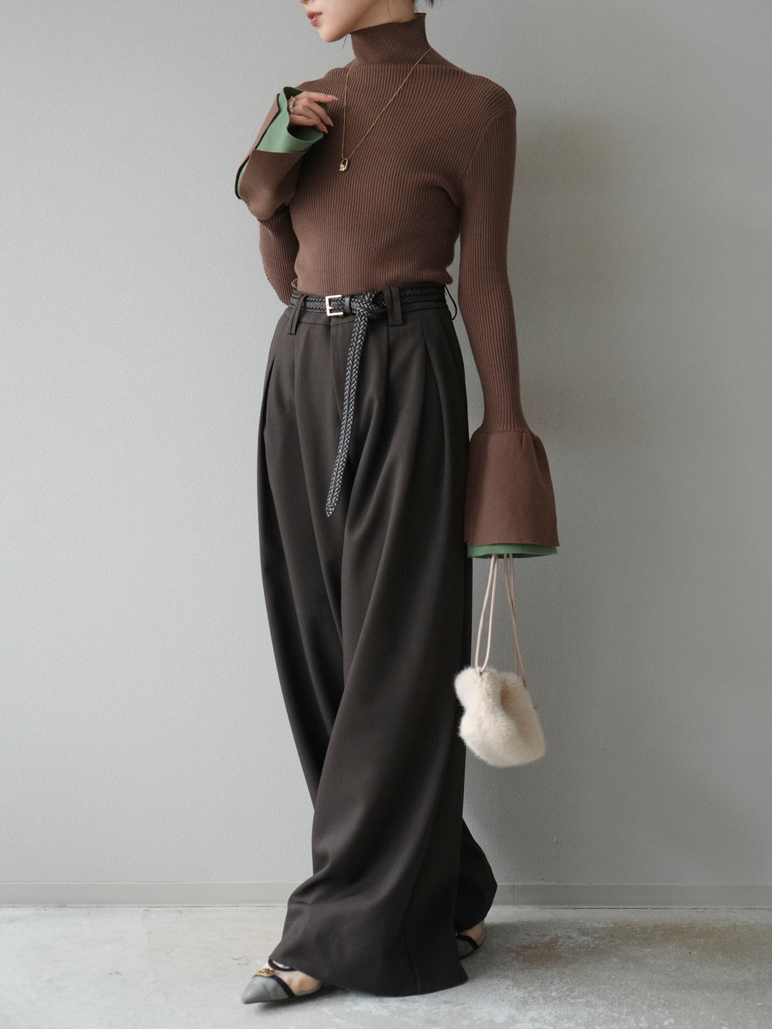[SET] 疊層喇叭袖高領針織上衣 + 雙褶寬褲 (2 套)