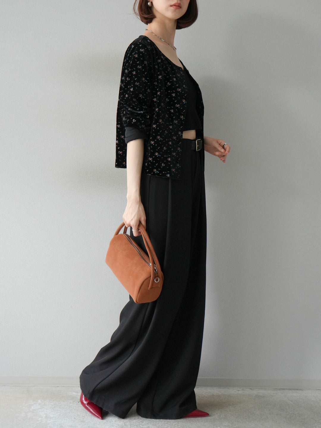 [預購] 皮帶環設計寬褲/黑色